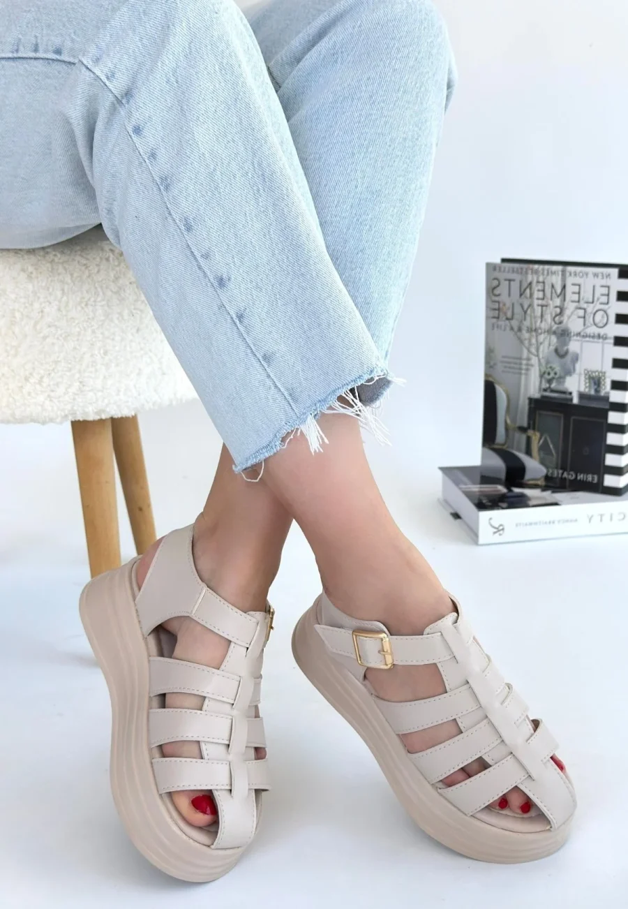Cilt Kemerli Sandalet · Bej · Bej