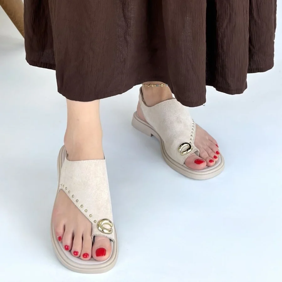 Süet Parmak Arası Sandalet · Bej